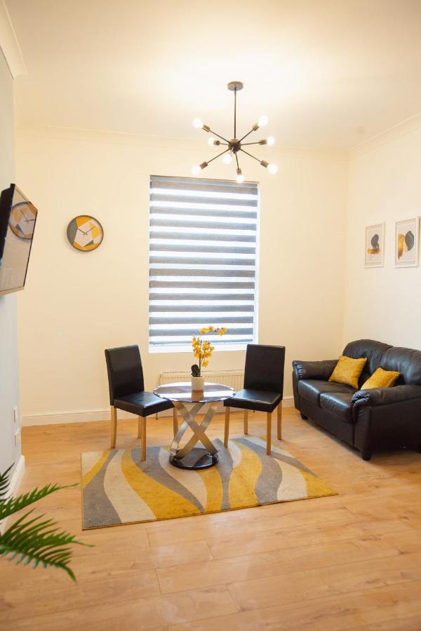 Cityhost - Leeds Apartments Beeston Hill Екстериор снимка
