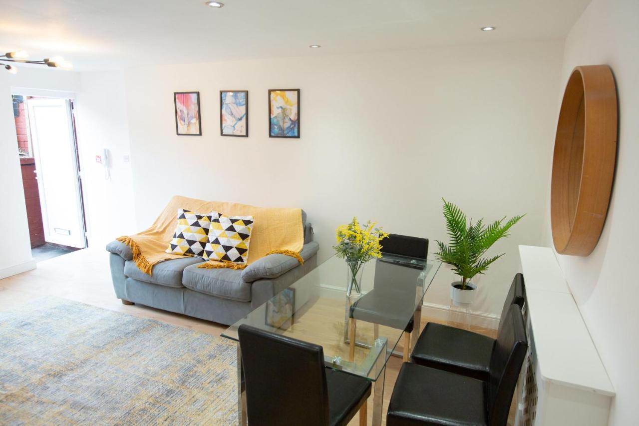 Cityhost - Leeds Apartments Beeston Hill Екстериор снимка