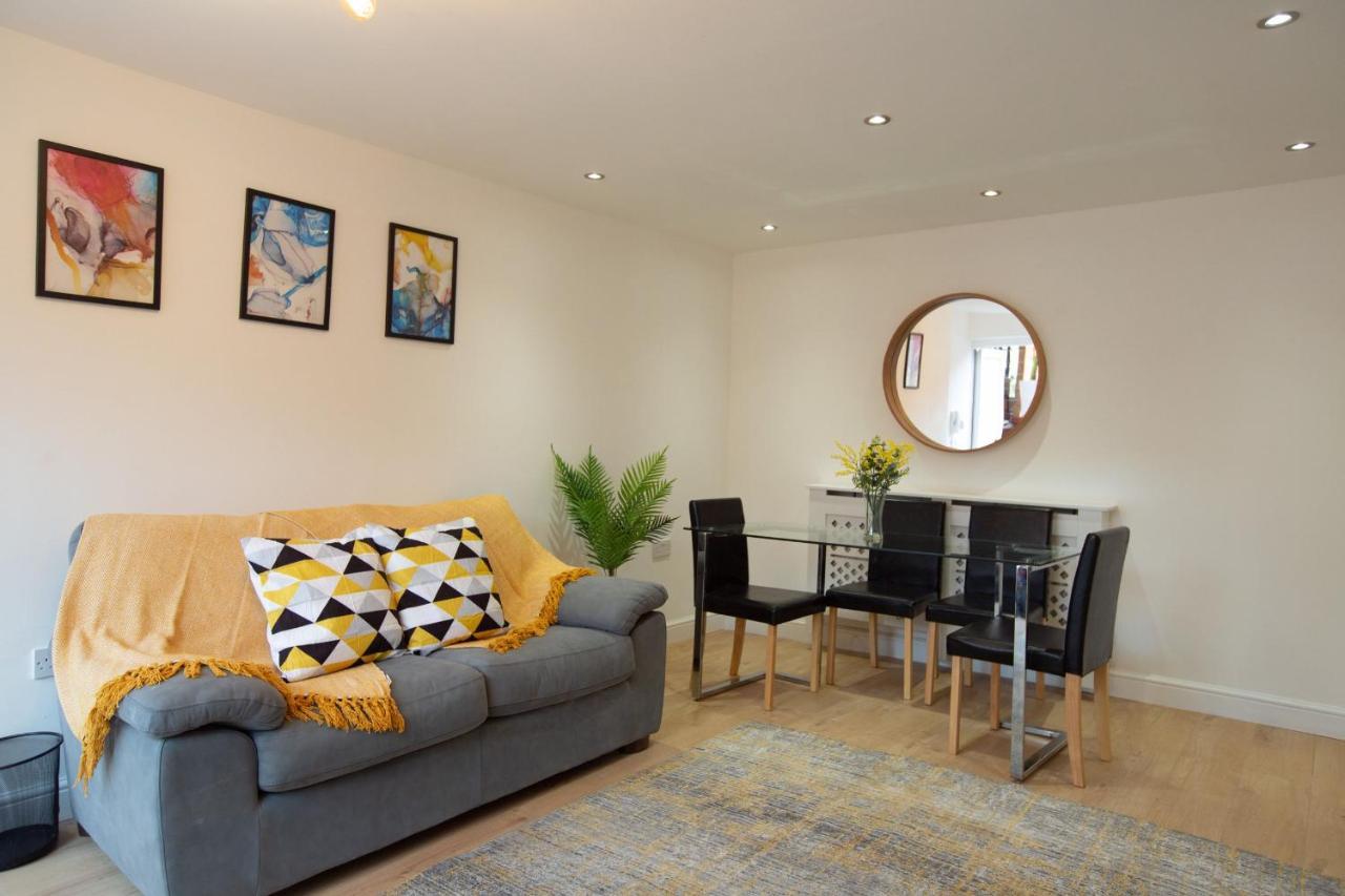 Cityhost - Leeds Apartments Beeston Hill Екстериор снимка