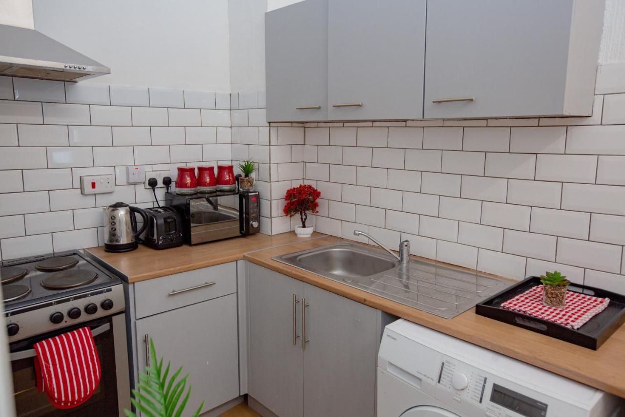 Cityhost - Leeds Apartments Beeston Hill Екстериор снимка