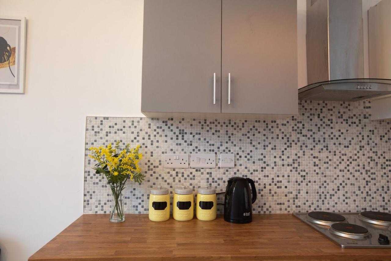 Cityhost - Leeds Apartments Beeston Hill Екстериор снимка