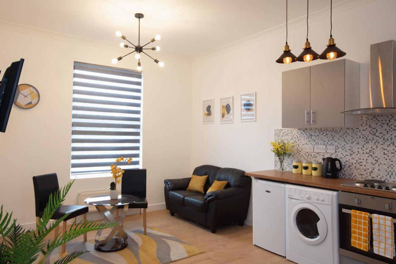 Cityhost - Leeds Apartments Beeston Hill Екстериор снимка