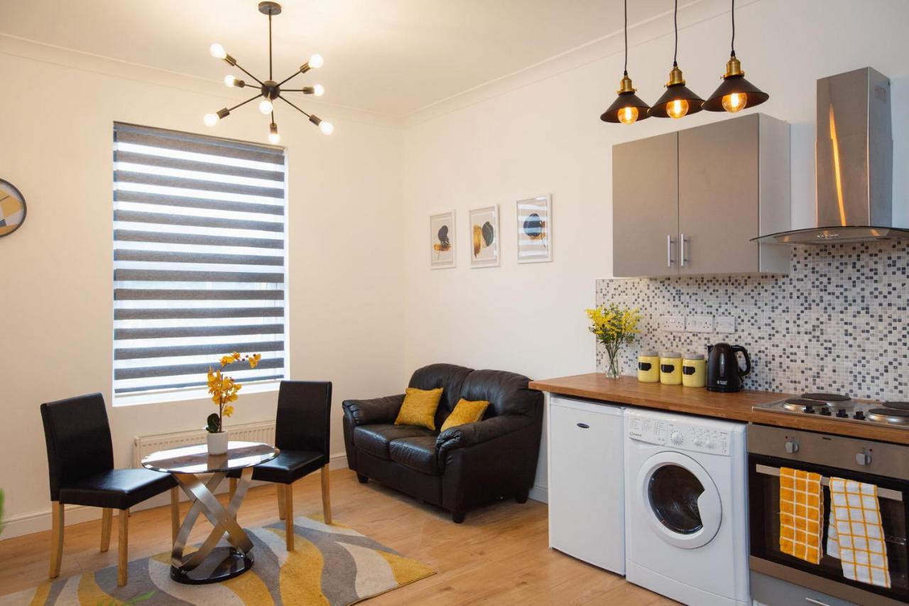 Cityhost - Leeds Apartments Beeston Hill Екстериор снимка